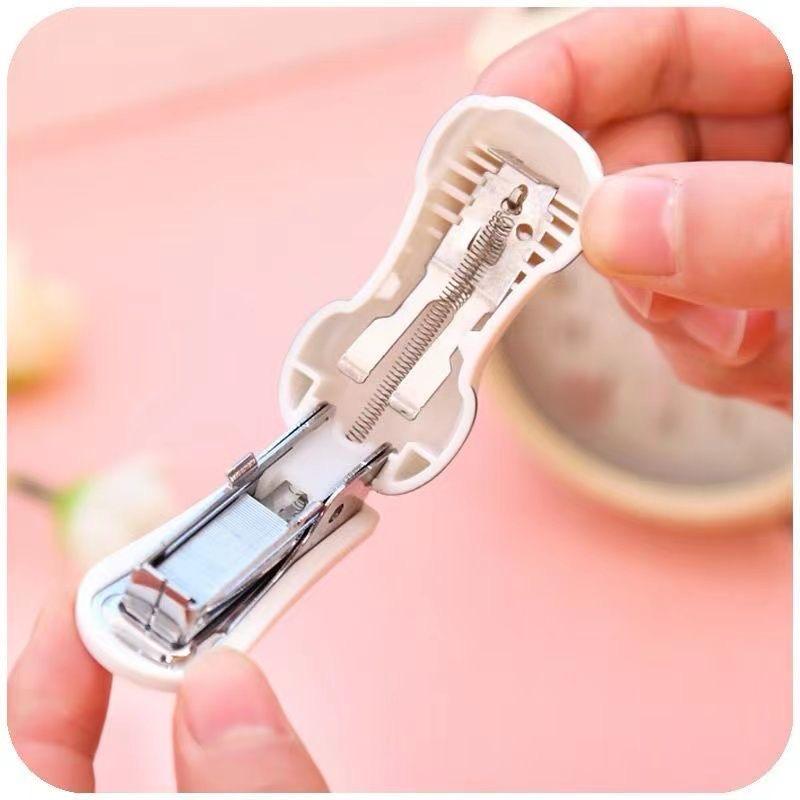 Cute Panda Mini Stapler, Small Stapler with 1000 PCS Staples and Built-in Staple Remover